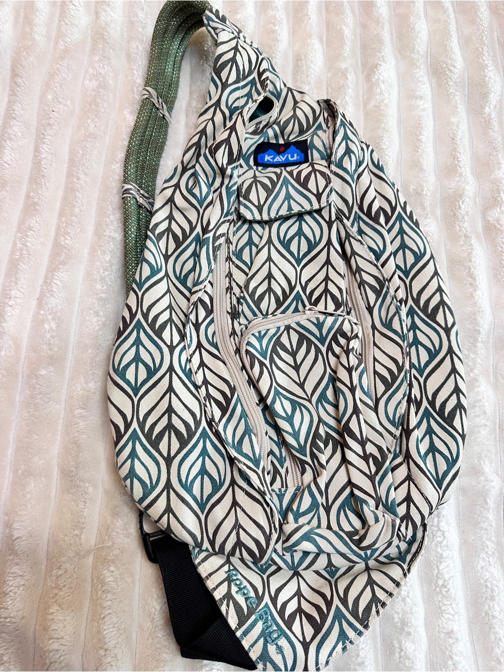 Kavu Rope Cross body /sling bag